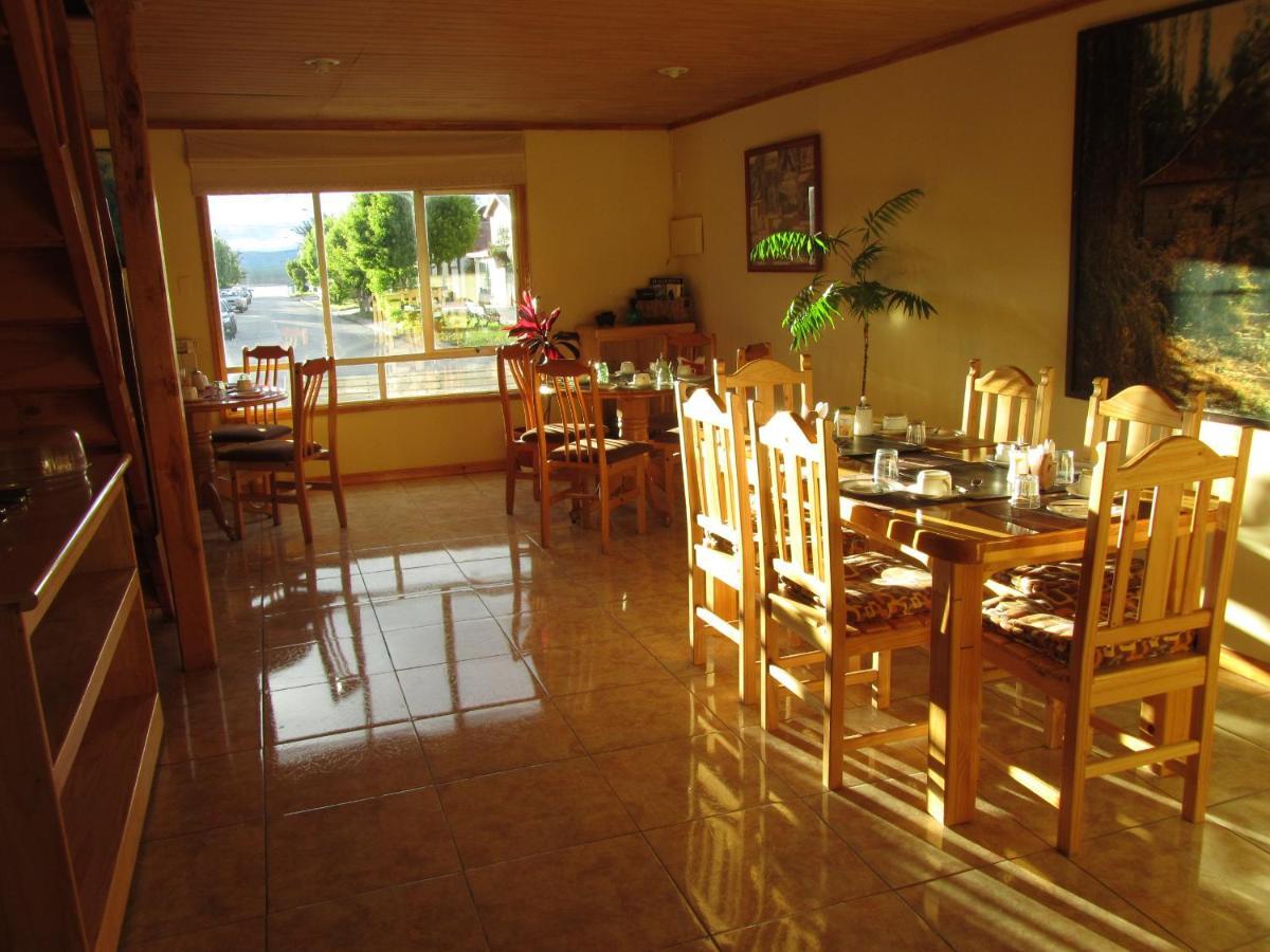 Patagonia Swiss House Hotel Puerto Natales Bagian luar foto